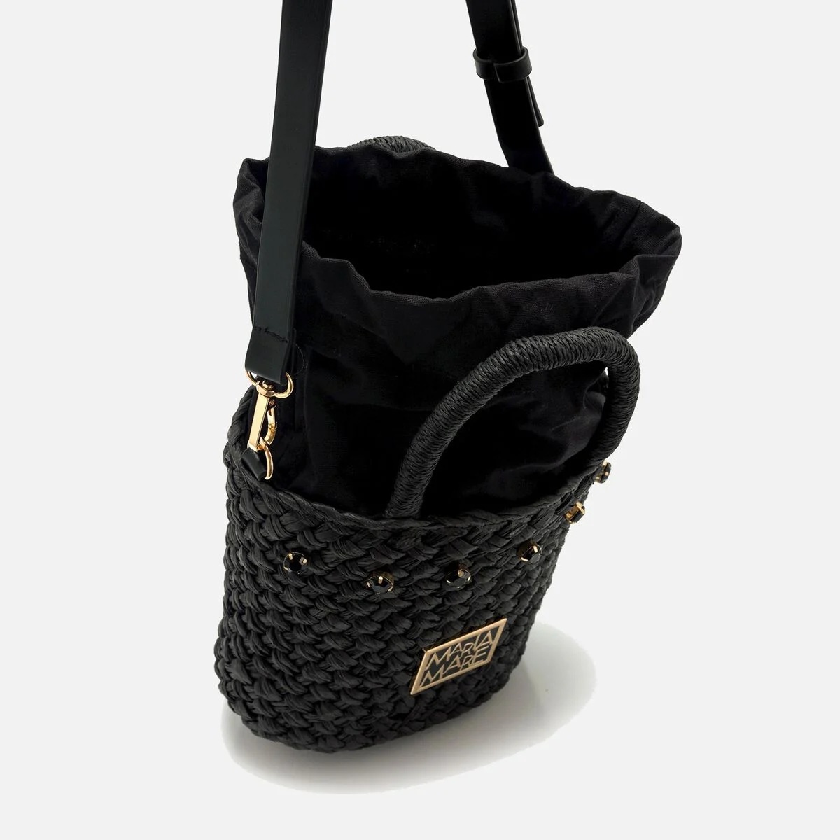 Vista frontal del bolso Mariamare CATY negro de rafia