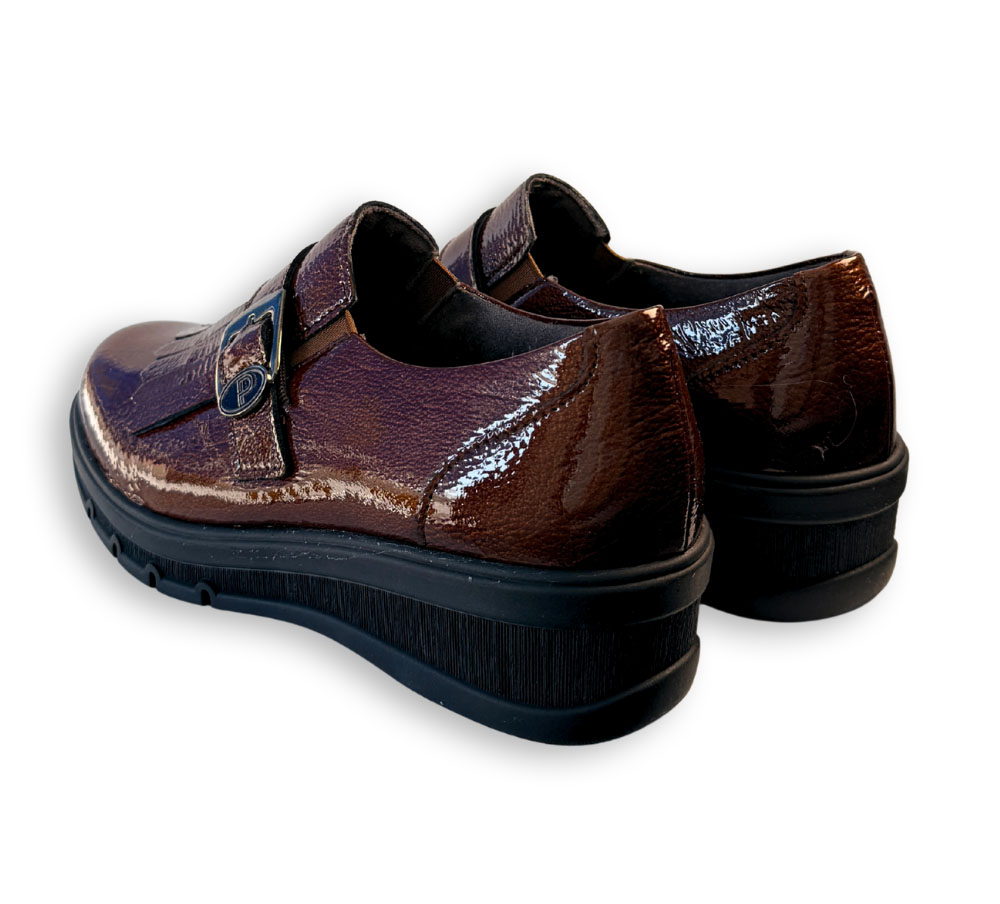 Pitillos zapato mujer marrón con flecos y hebilla