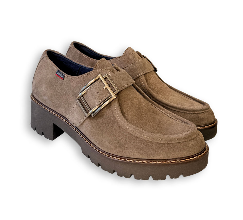 Mocasín mujer Callaghan marrón de serraje vista lateral