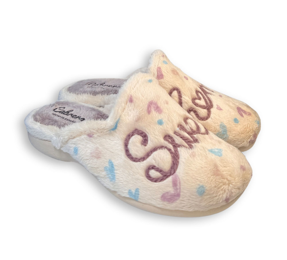 Zapatillas de casa mujer beige Cabrera con corazones