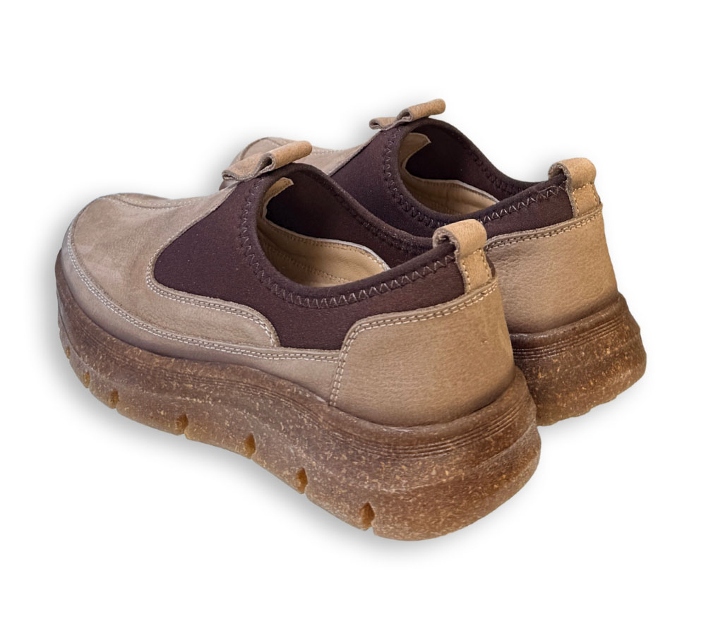 Zapato 48+Hours mujer taupe de piel visto desde atrás